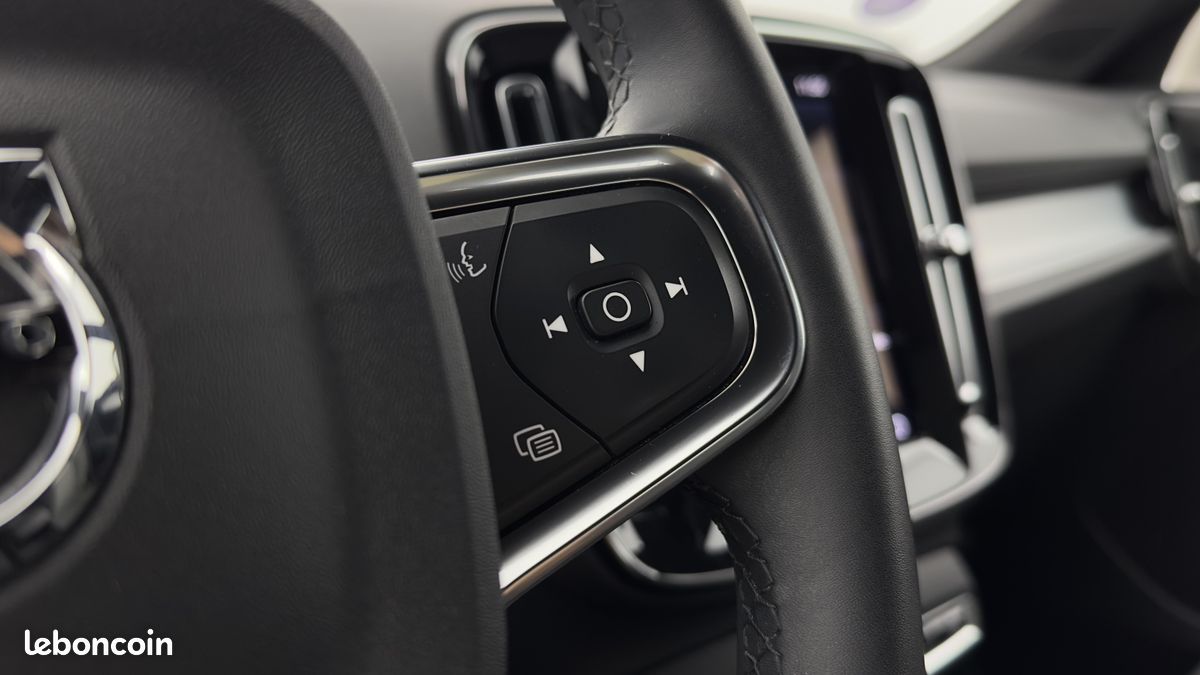 VOLVO XC40 T4 Recharge 129+82 ch DCT7 Start (image 19)