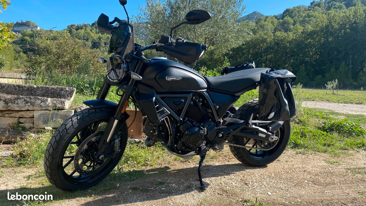DUCATI Scrambler 800 Icon Dark (image 1)