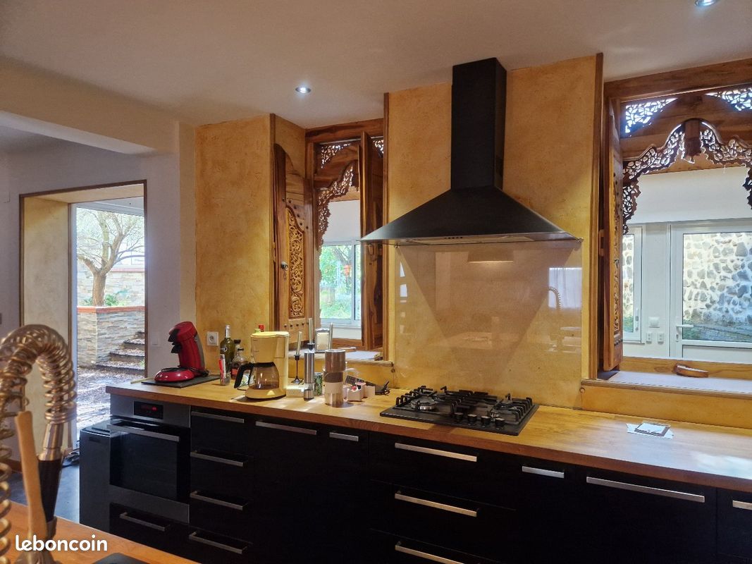 Maison 6 pièces 300 m² · à Ludesse · 300 m² · 530 000 €