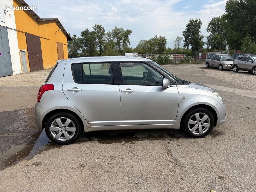 Suzuki Swift 1.3 90 GL (image 8)