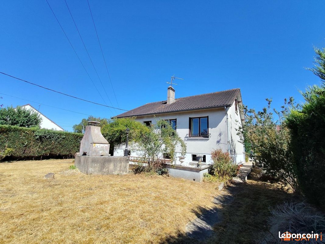 Maison 8 pièces 88 m² · à Hénonville · 88 m² · 250 000 €