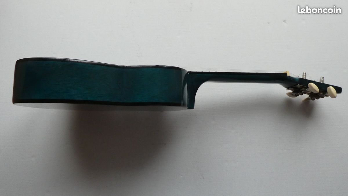 Ukulélé de marque ISSAKU + la méthode par Cyril Lefebvre (image 8)