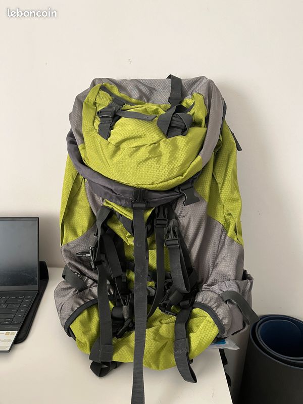 Neuf sac à dos de randonnée (image 1)