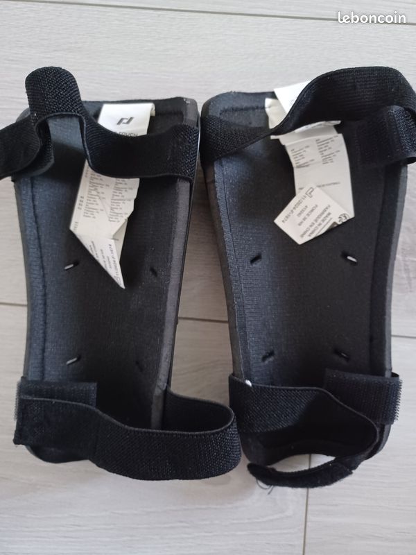 Protège tibia taille L (image 1)