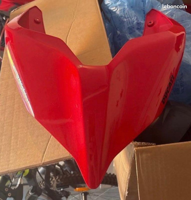 Coque arrière de Ducati streetfigther V4S de 2022 à 2024 (image 1)