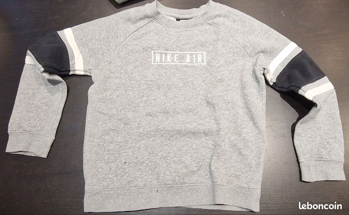 Pull nike 10 ans (image 1)