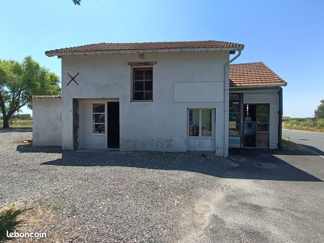 Maison 3 pièces 200 m² · à Sillars · 200 m² · 76 000 €