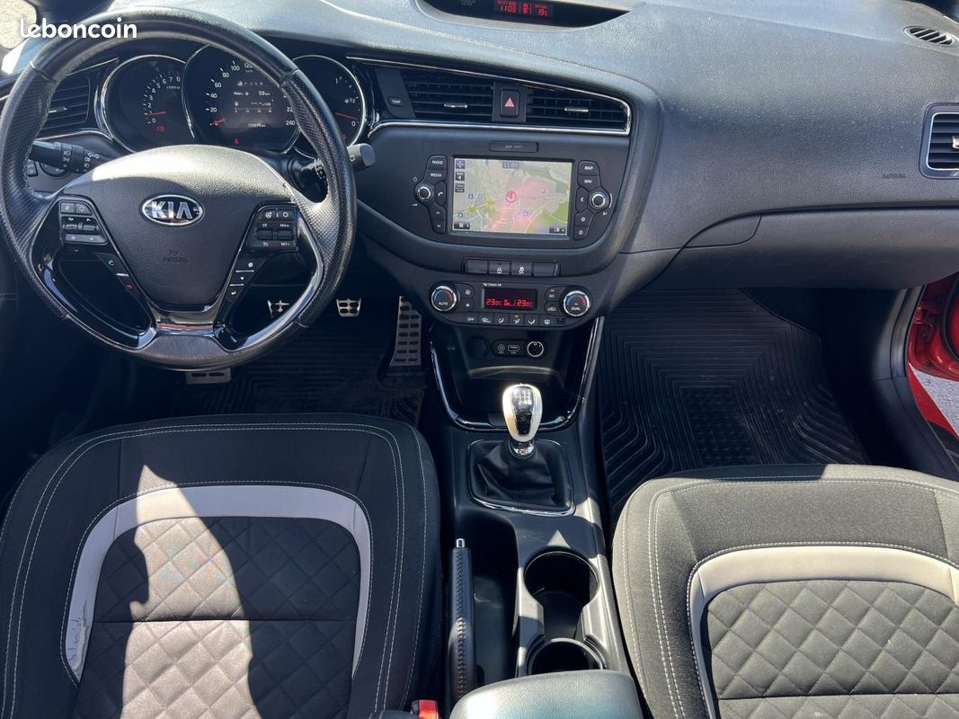 KIA PROCEED 1.0 T-GDi 120 II COUPE GT Line (image 5)