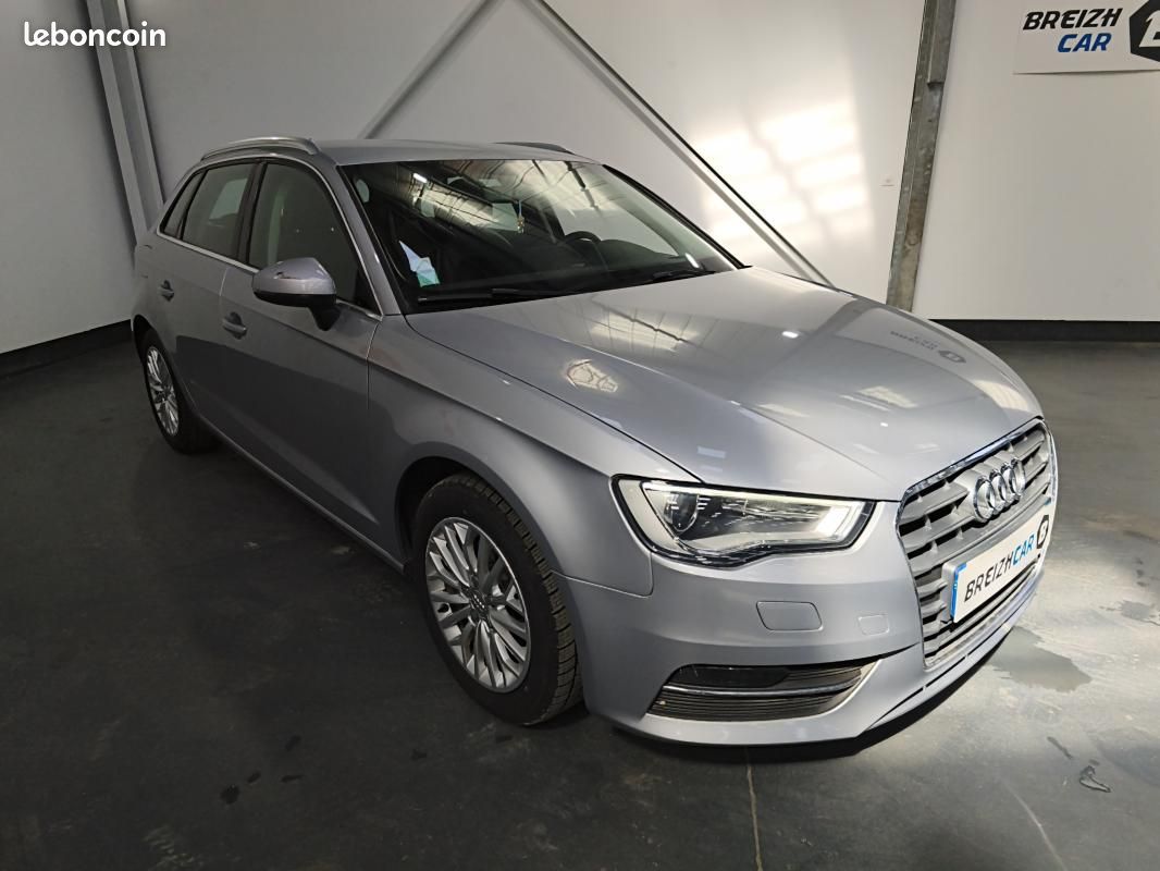 Audi A3 III 1.6 TDI 110ch Ambiente (image 8)