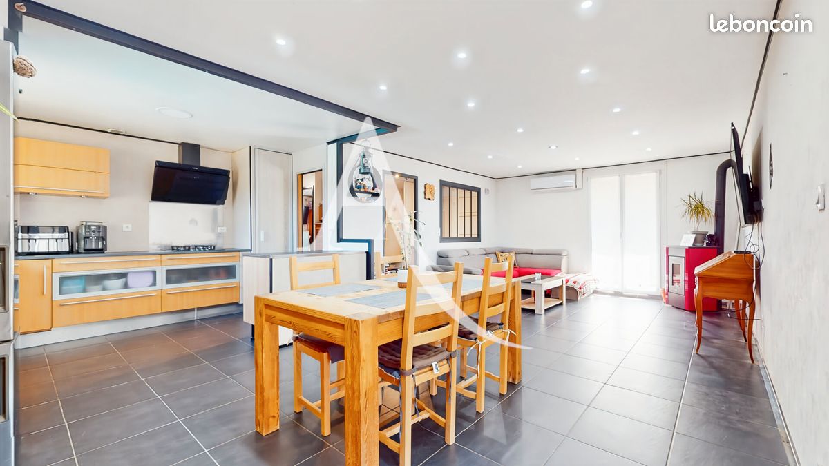 Maison 3 pièces 80 m² · à Sales · 80 m² · 379 000 €