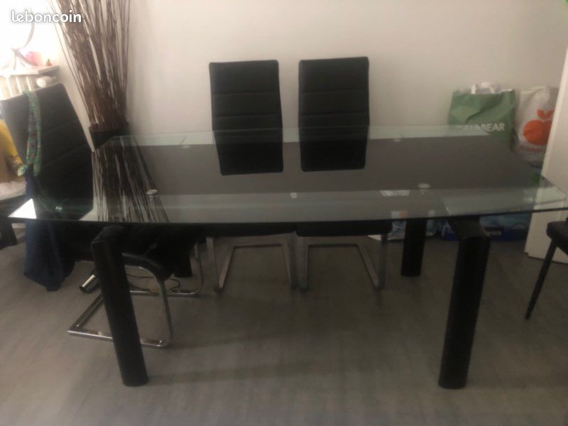 Table (image 3)