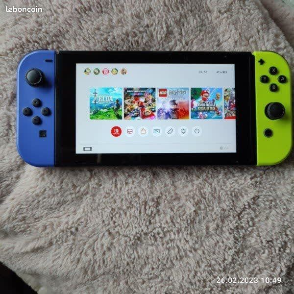 Nintendo Switch (image 1)