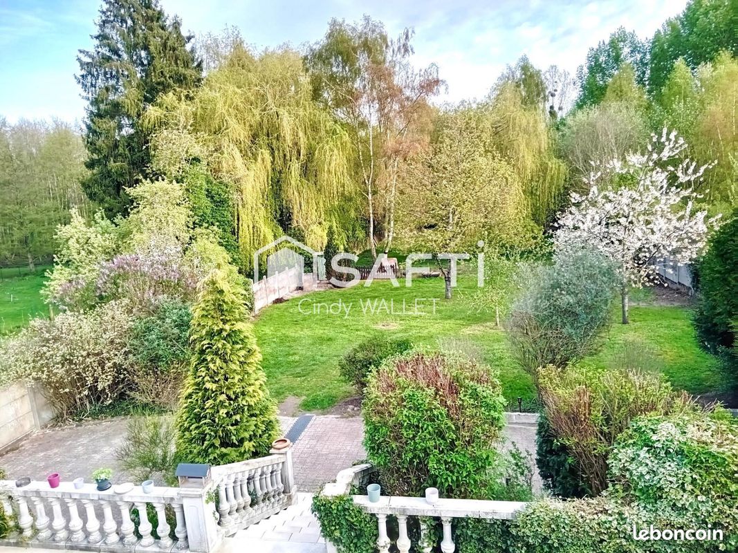Maison 10 pièces 250 m² · à Fourdrain · 250 m² · 290 500 €