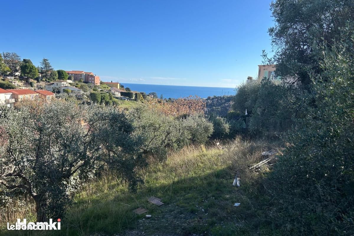 Terrain 574 m² Nice · 380 000 €
