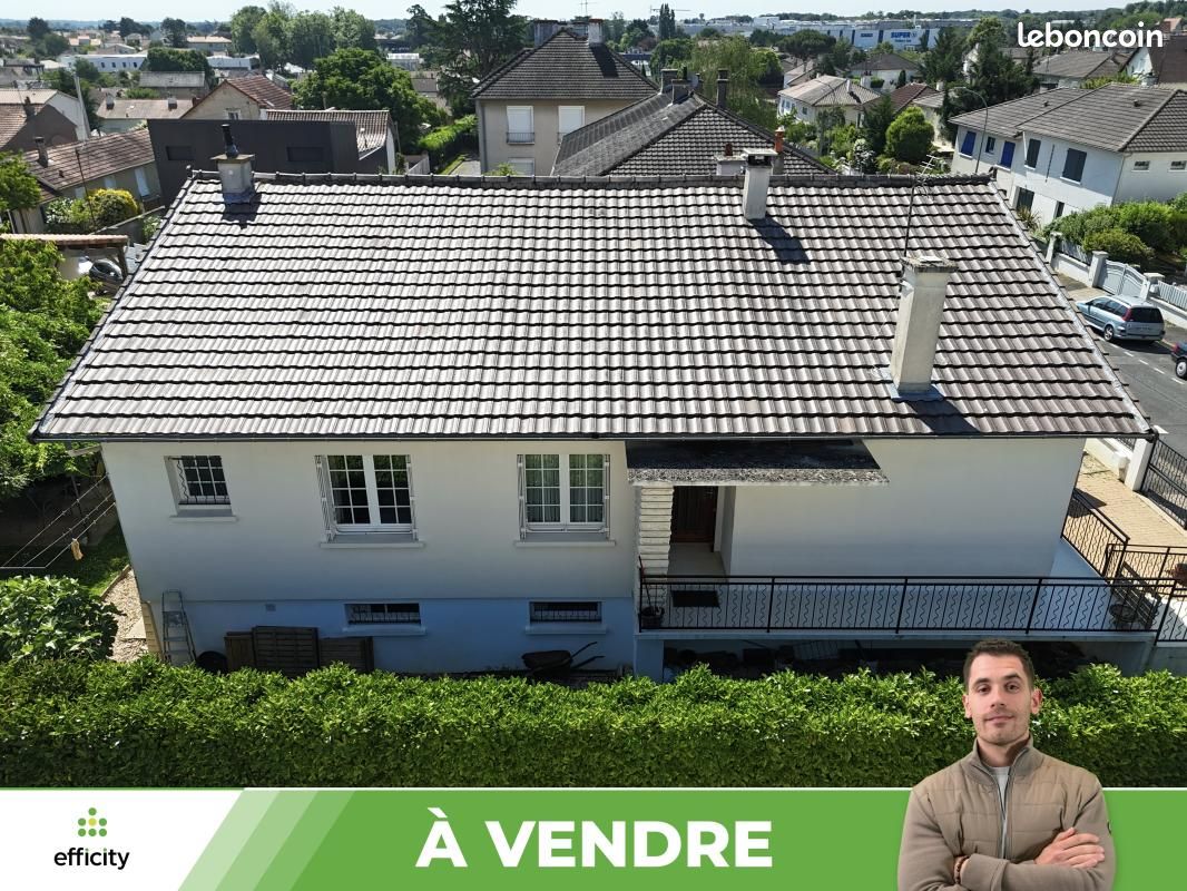 Maison 7 pièces 144 m² · à Poitiers · 144 m² · 250 000 €