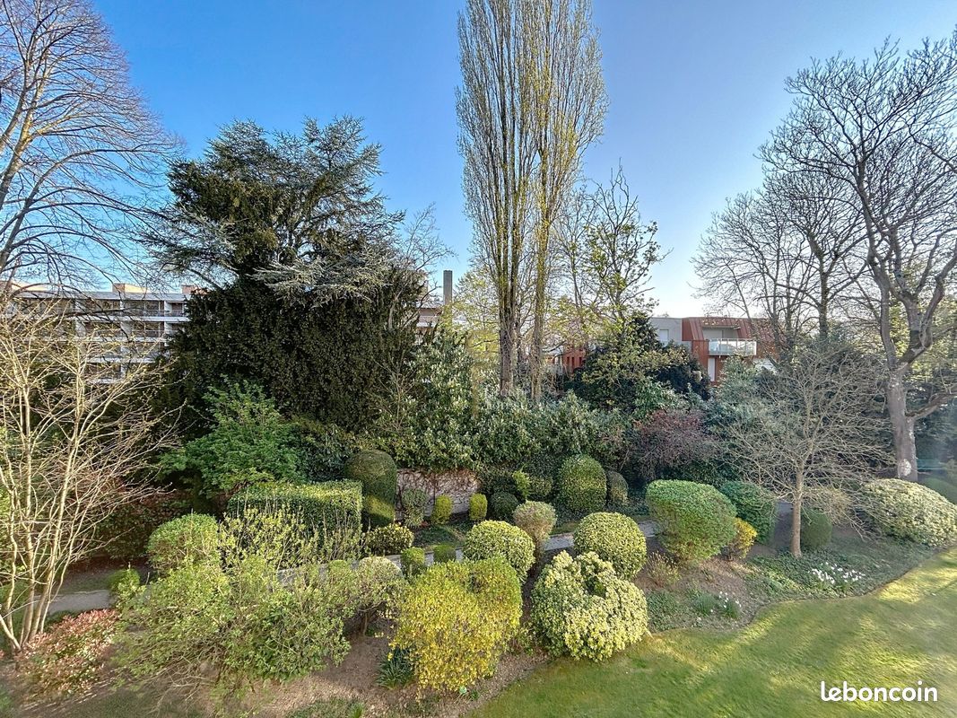 Appartement 3 pièces 83 m² · à Croix · 83 m² · 3 300 €/mois
