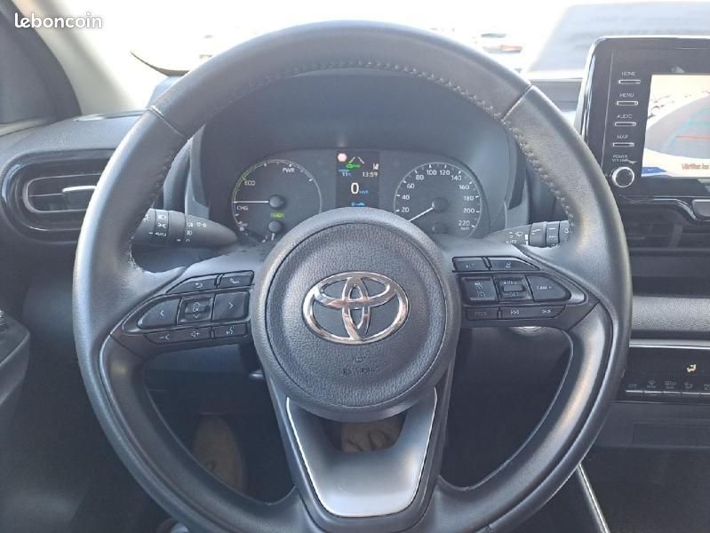 Toyota Yaris 116h Dynamic Business 5p + Programme Beyond Zero Academy MY22 (image 24)