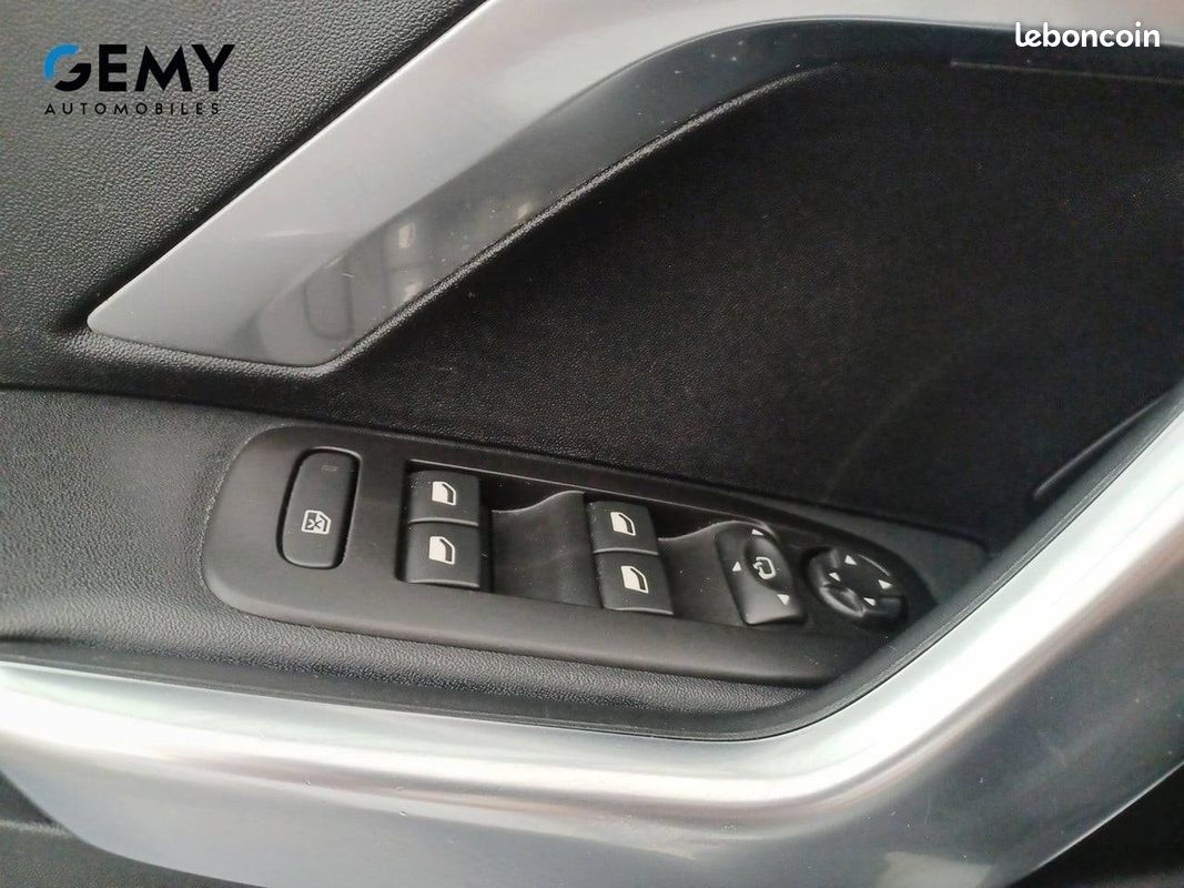 PEUGEOT 2008 1.6 BlueHDi 120ch S&S BVM6 Crossway (image 16)