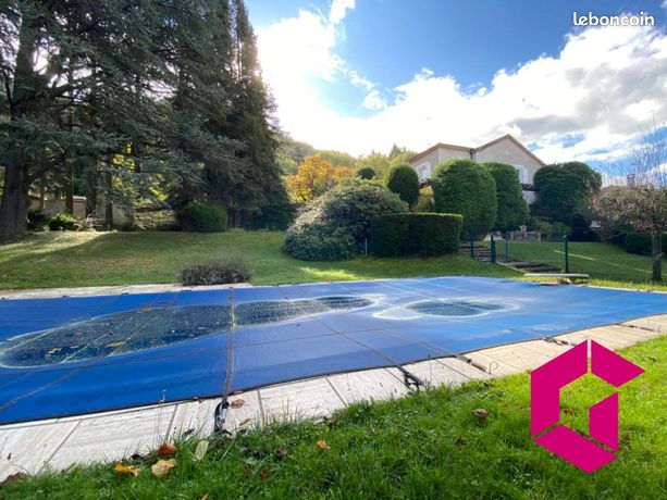 Maison 10 pièces 253 m²