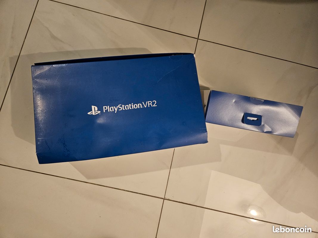 Lot 1 boîte neogeo mvsx 1 boîte ps5 abîmée et une boite vr2 abîmé (image 11)
