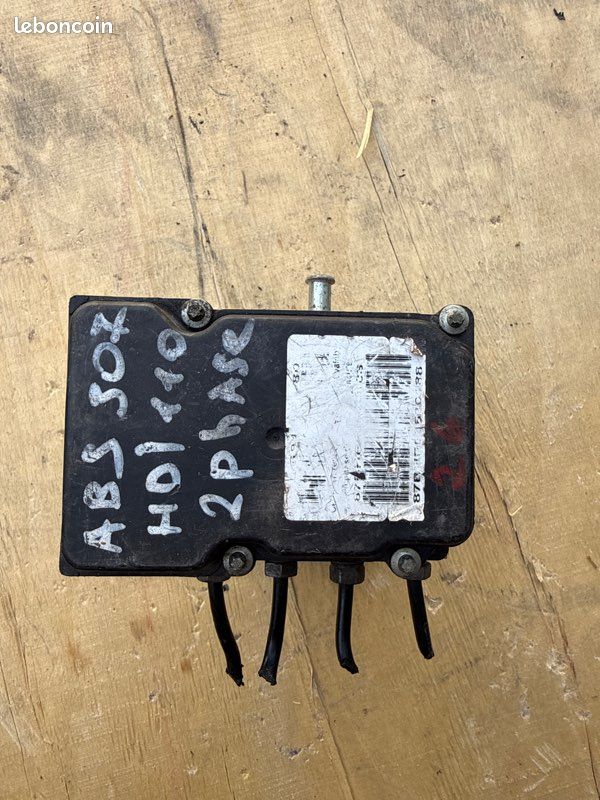 Bloc ABS Bosch 0265231486 Peugeot 307 HDi 110 Phase 2 Réf 9649988280 (image 2)