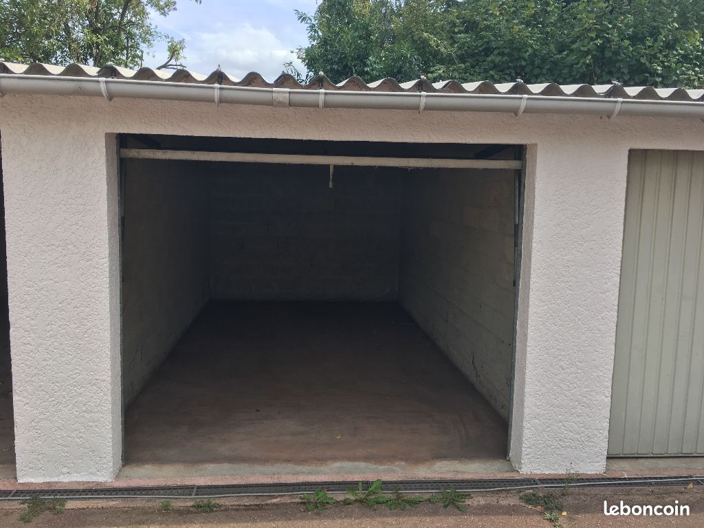 Parking 12 m² · à Épinay-sur-Orge · 12 m² · 100 €