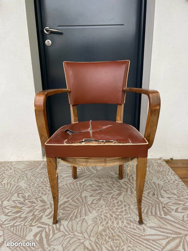 Chaise en bois (image 1)