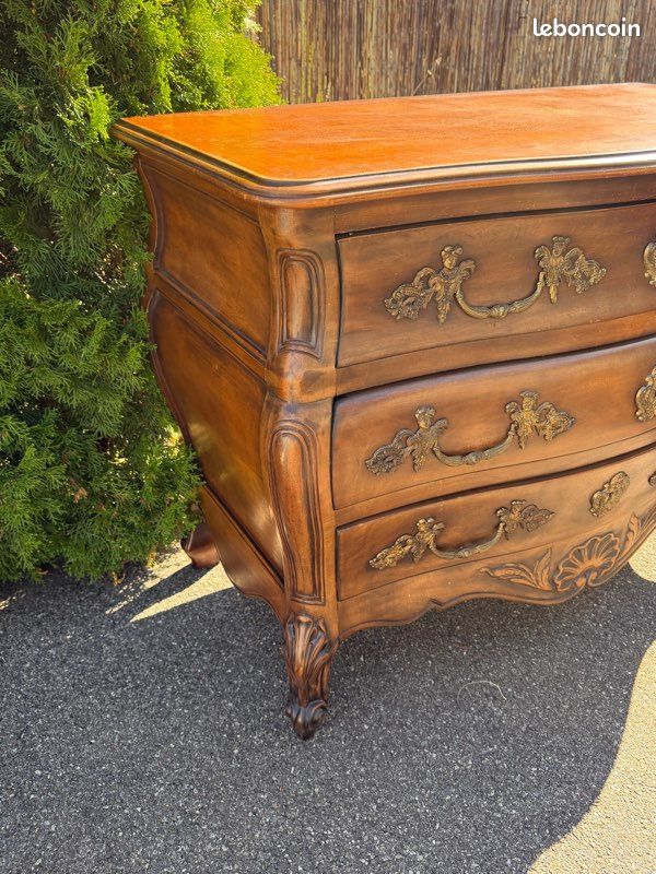 Magnifique commode galbée Commode tombeau bordelaise de style Louis XV. Armengaud (image 2)
