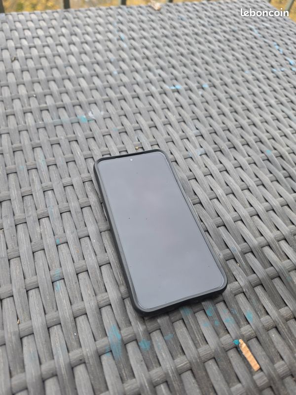 Samsung S23 noir 256 go Avec boîte (image 4)