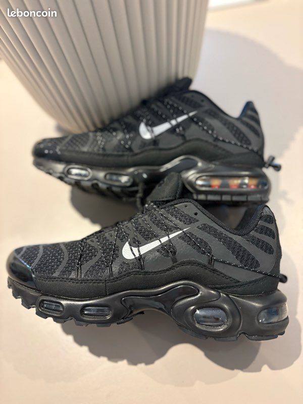 Lot Tn utility noir et grise Chaussures