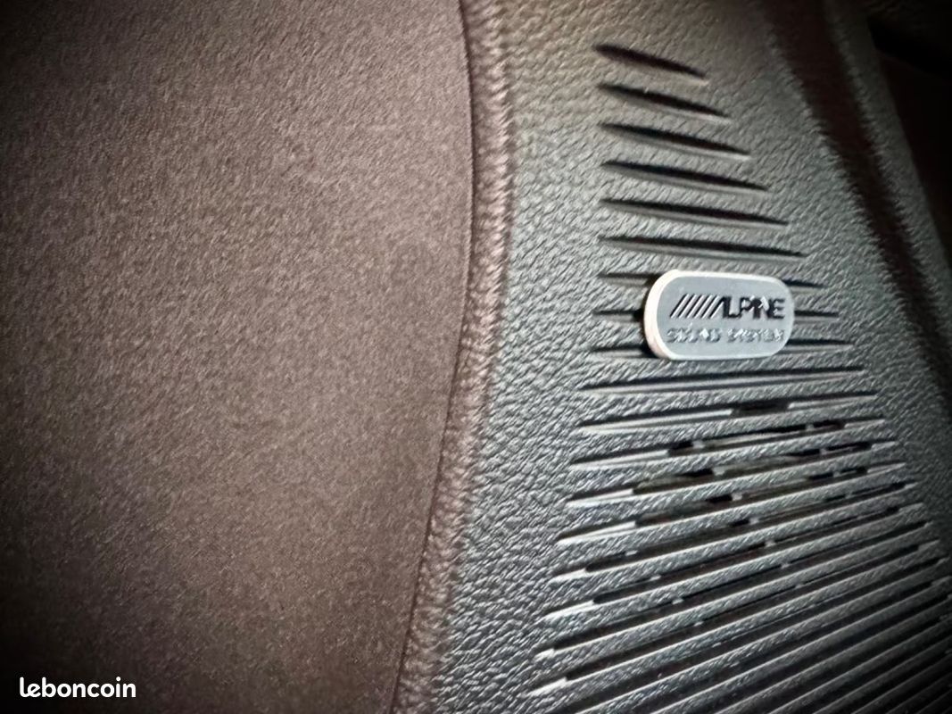 Dodge CHALLENGER R/T 5.7 V8 HEMI 381 ch – Toit ouvrant – CarPlay – Cuir intégral (image 9)
