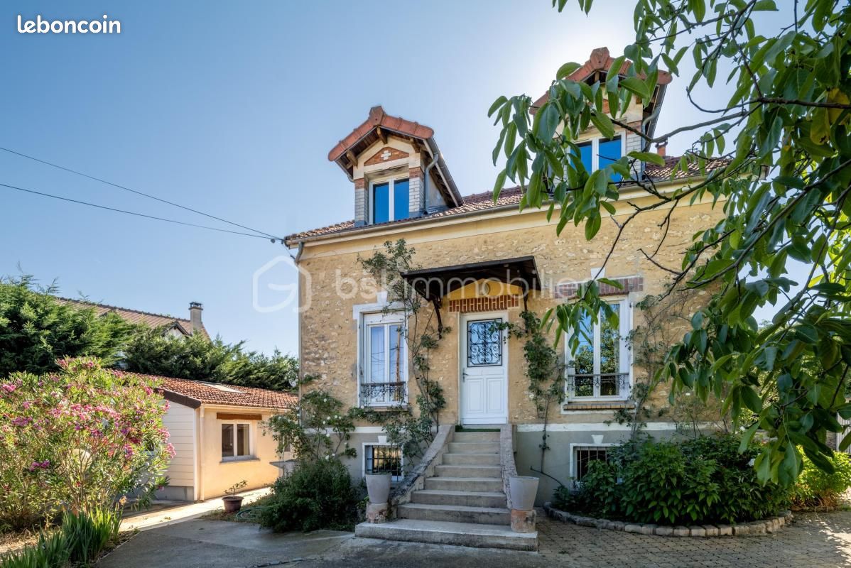 Maison 6 pièces 109 m² · à Saintry-sur-Seine · 109 m² · 300 000 €