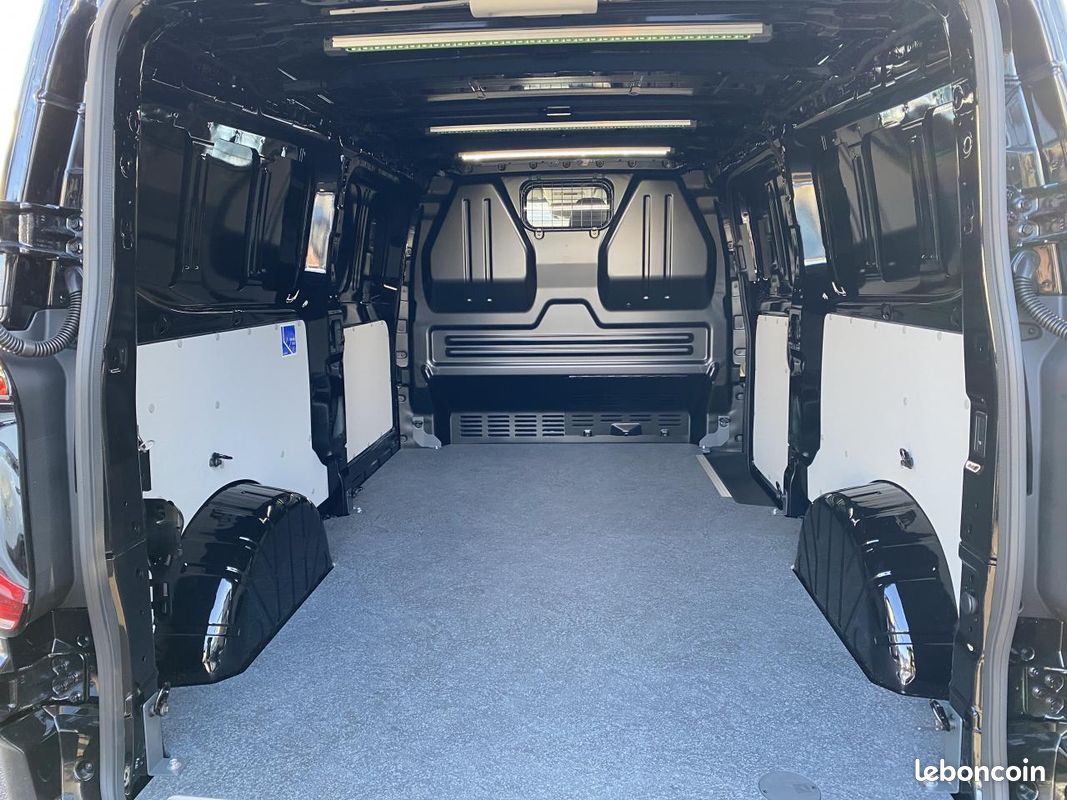 Volkswagen transporter vii fourgon van 2.0 tdi 170 business 4 motion l2h1 bva8 pack aide a la conduite / attelage (image 7)