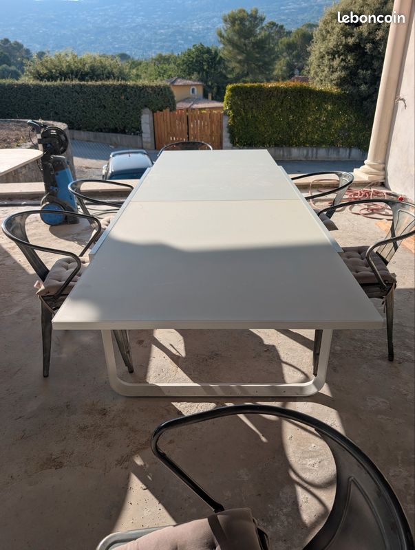 Table extérieure + fauteuils (image 2)