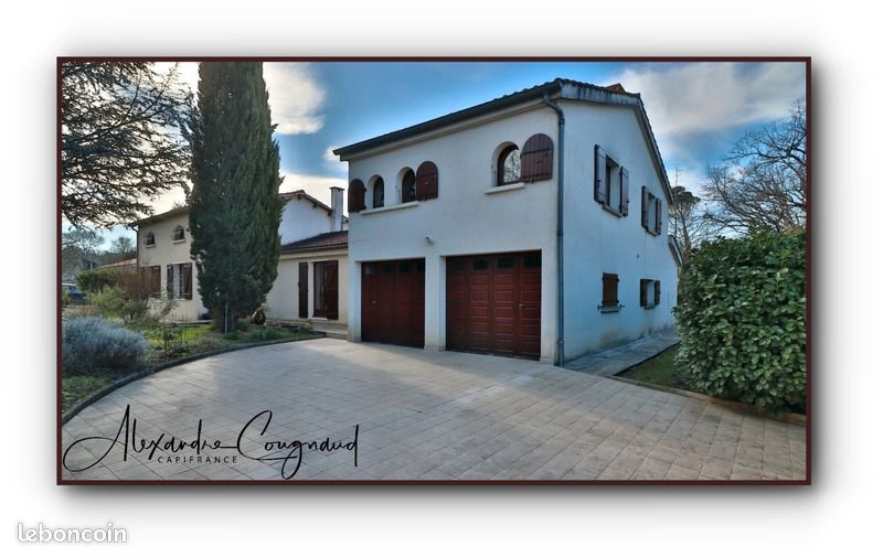 Maison 8 pièces 208 m² · à Saïx · 208 m² · 270 000 €