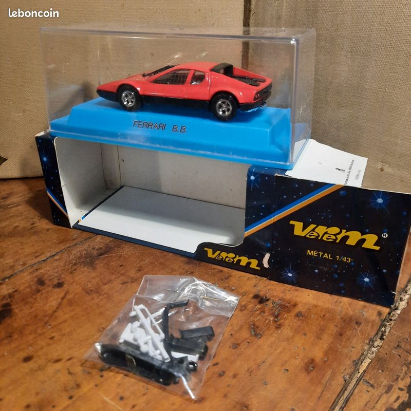 Maquette De Voiture Ferrari 512BB - Échelle 1:43 - Marque Verem - Occasion Bonne Condition