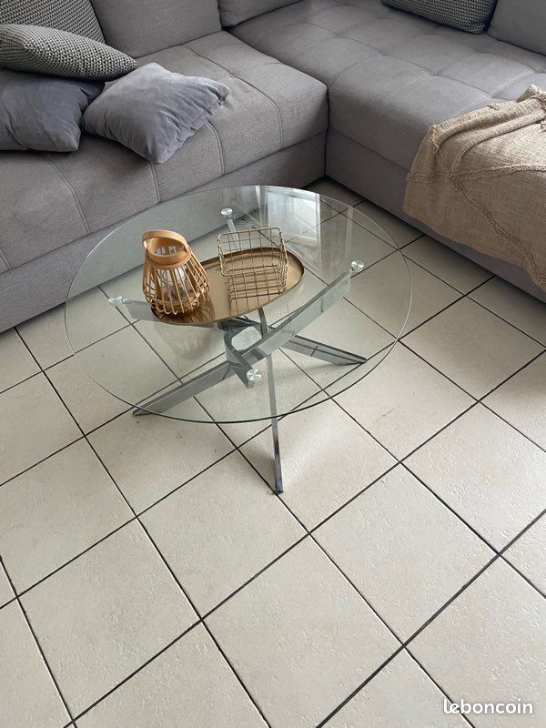 Table en verre (image 1)