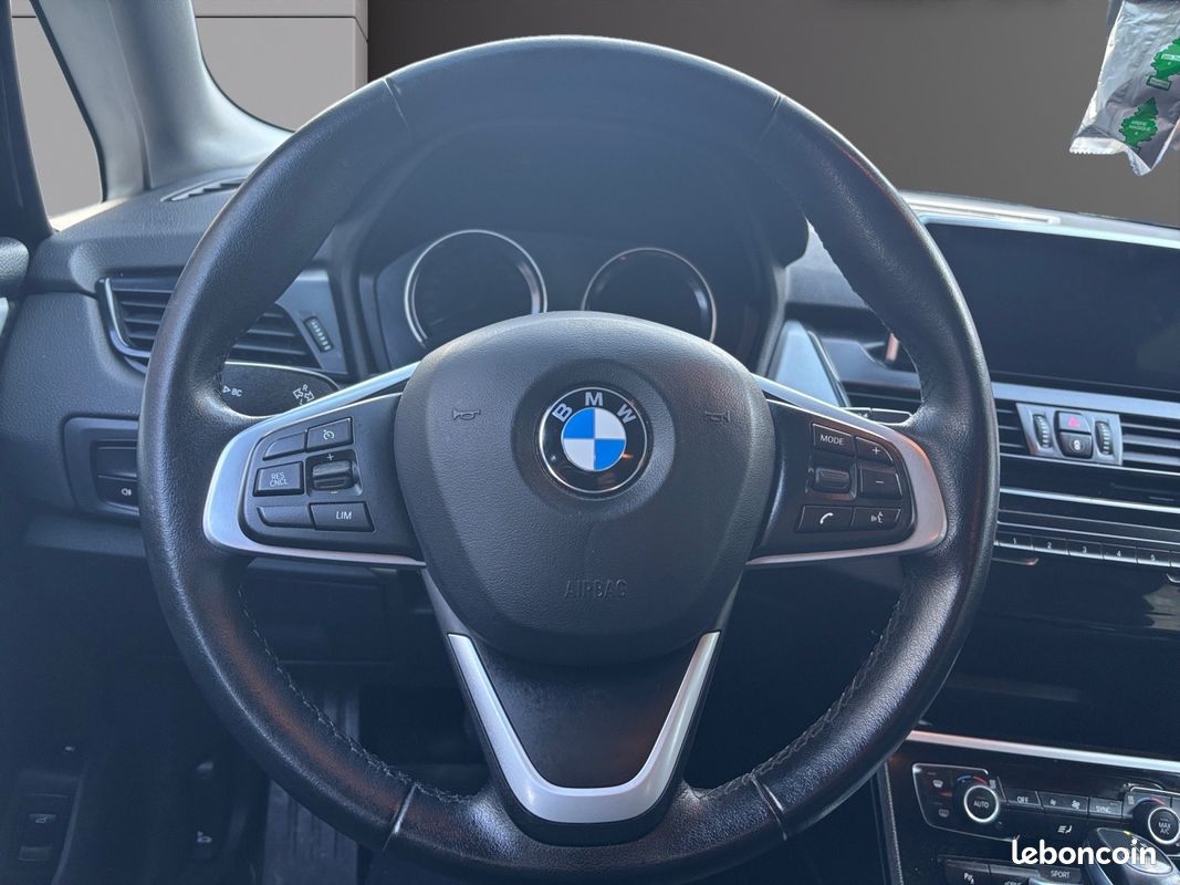 BMW SERIE 2 ACTIVE TOURER F45 LCI 225xe iPerformance 220 ch BVA6 Business Design Caméra de recul Radar avant arrière Hayon électriq (image 13)
