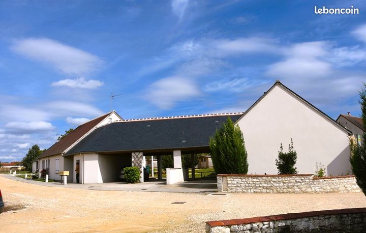 Immeuble 401 m² La Celle Saint Avant