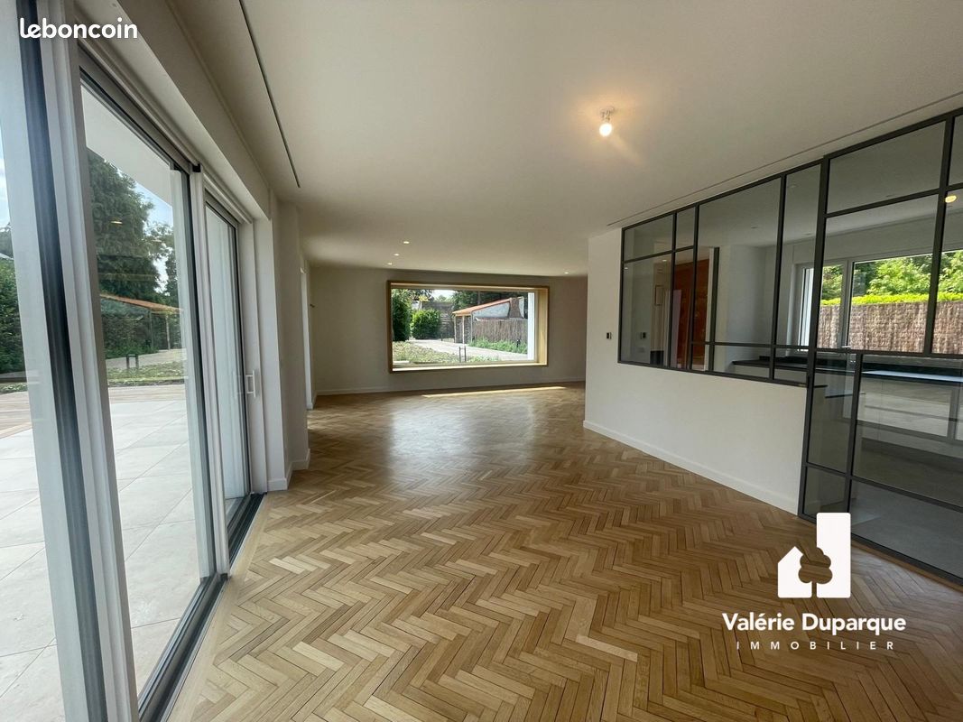 Maison 6 pièces 197 m² · à Mouvaux · 197 m² · 5 000 €