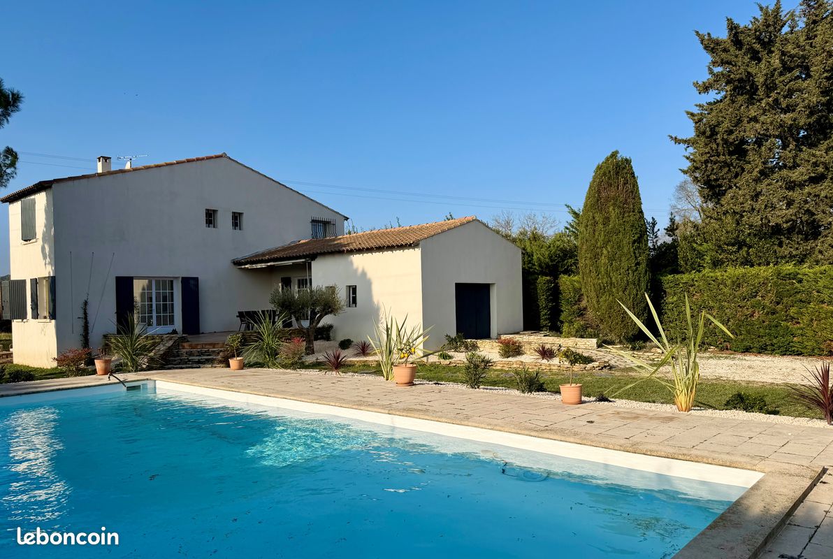 Maison 6 pièces 188 m² · à Jonquerettes · 188 m² · 599 000 €