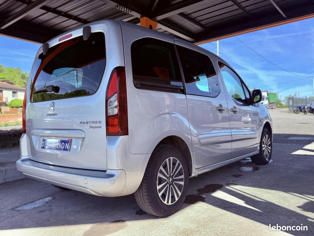Peugeot Partner Tepee 1.6 HDI 92ch Family Gris (image 5)