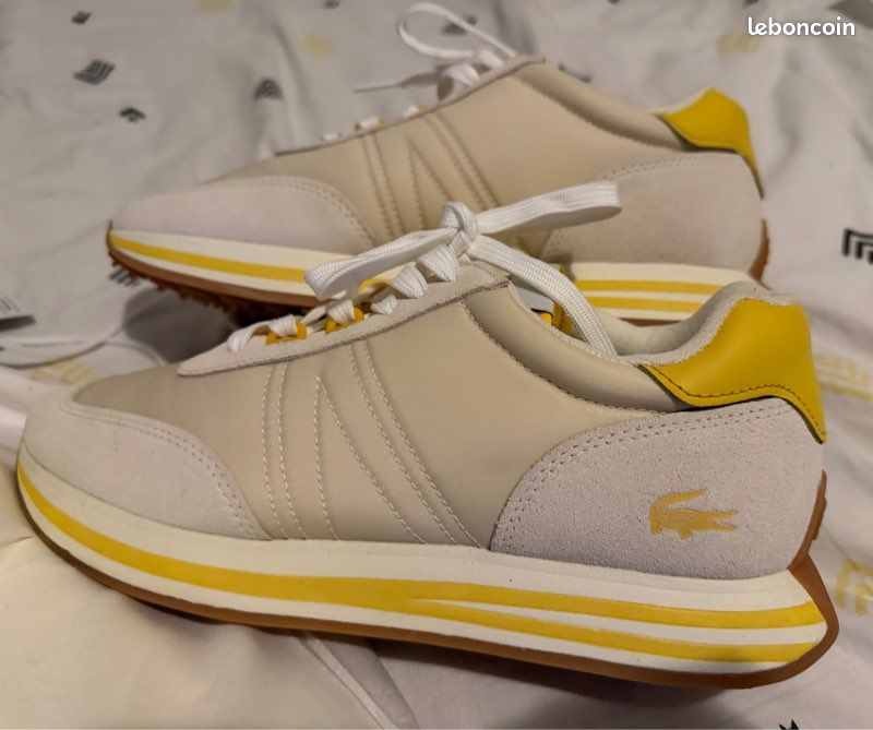 Sneakers mixte cuir beige et jeune Lacoste (image 1)