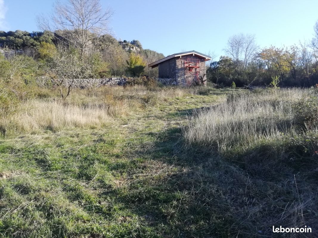 Mazet et terrain · à Bédarieux · 69 000 €
