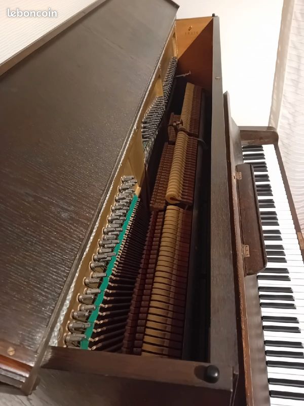Piano droit en bois (image 4)
