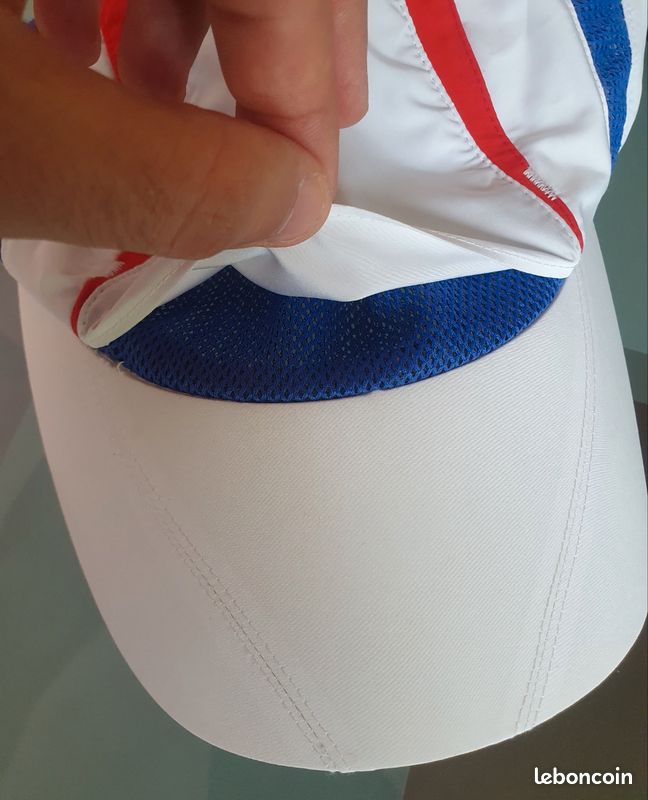 Casquette Running Adidas en Tissu Technique Respirant Bleu Blanc Rouge, Fitted Taille L, Vintage Y2K (image 6)