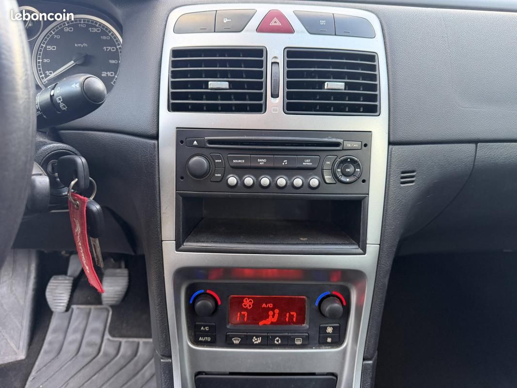 Peugeot 307 1.6 HDi90 Confort 5p (image 9)