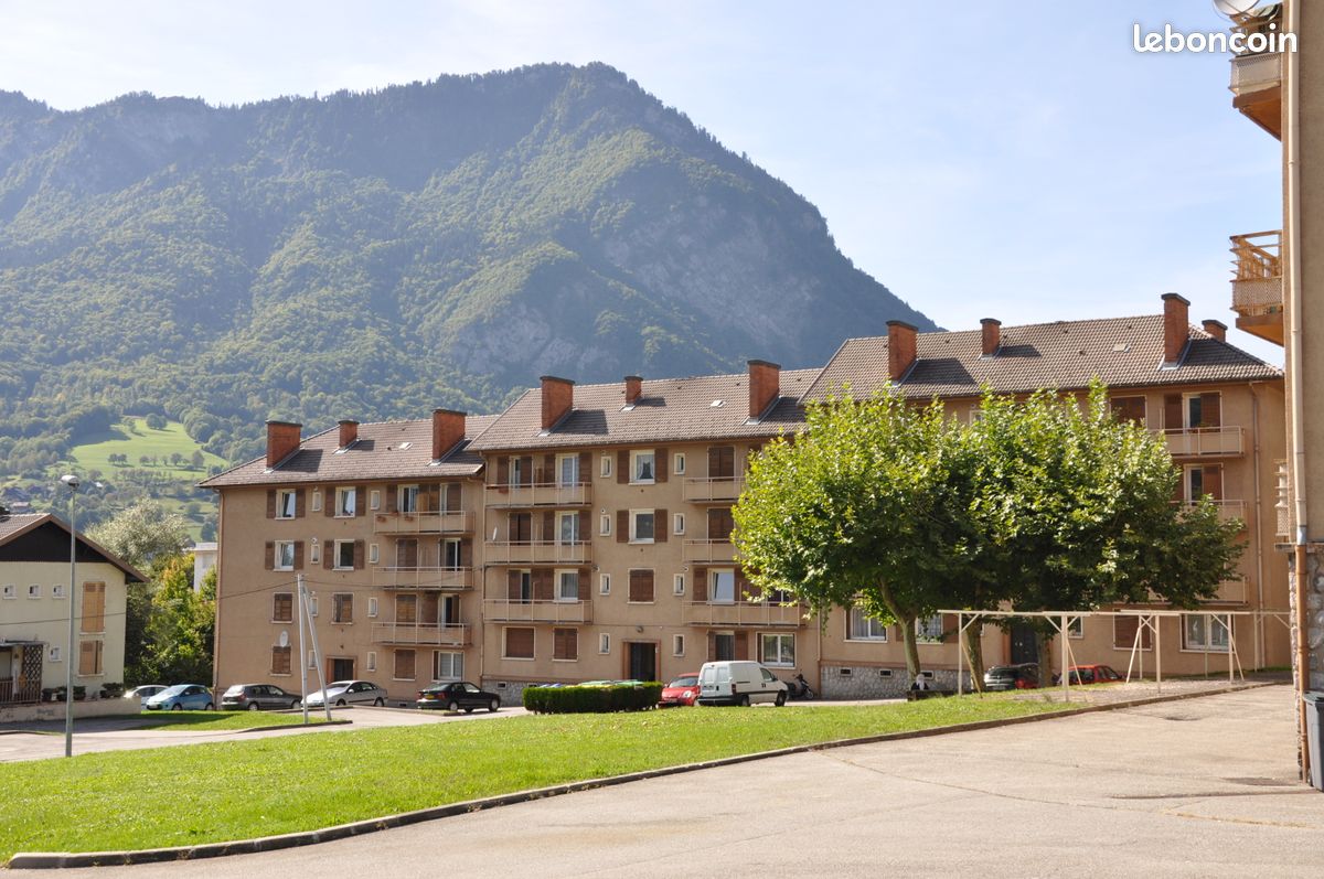 Appartement 2 pièces 45 m² · à Ugine · 45 m² · 296 €
