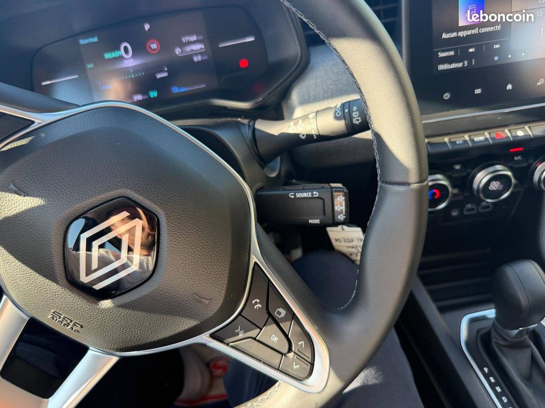 RENAULT Clio E-Tech full hybrid 145 Evolution (image 25)