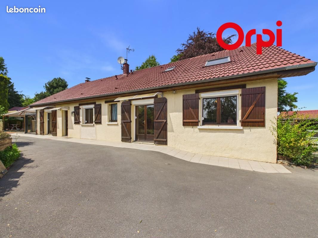 Maison 8 pièces 163 m² · à Bernay · 163 m² · 179 000 €